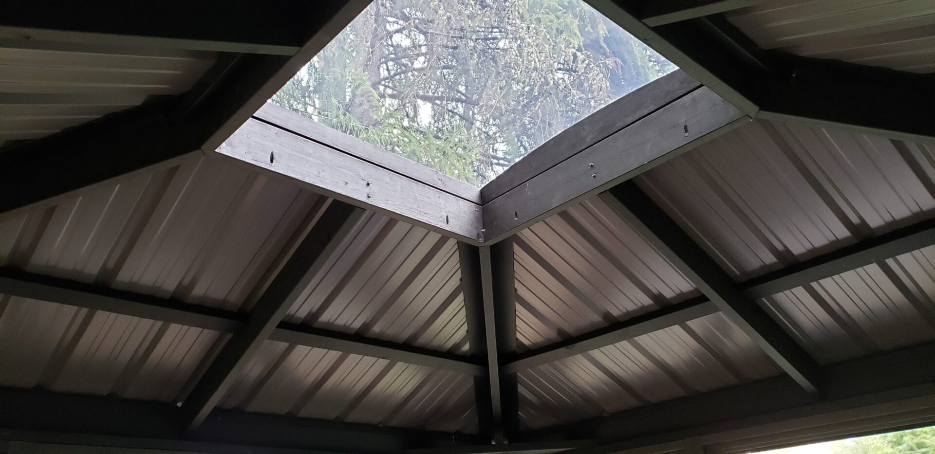 Beautiful Roof Window with a Glass wall